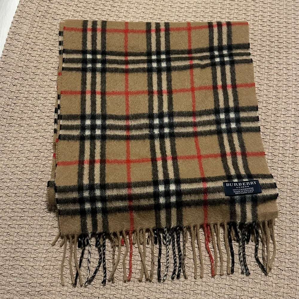 Burberry 100% Cashmere Scarf